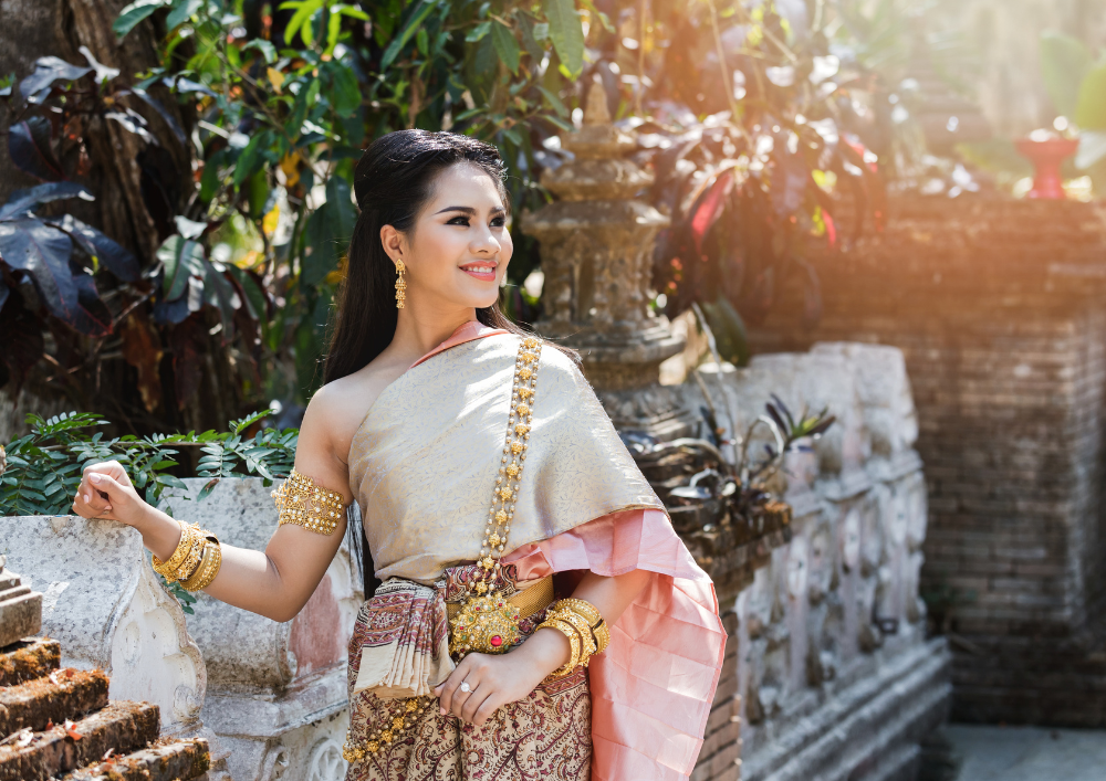 Thai Costume Experience with Tuktuk Ride in The Old City