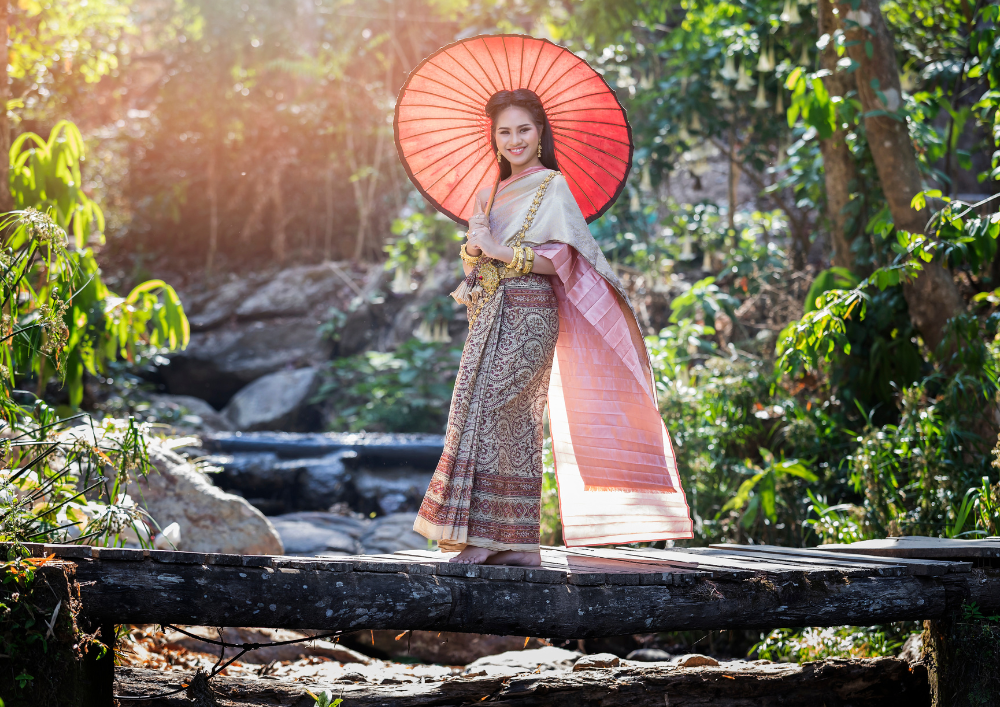 Thai Costume Experience with Tuktuk Ride in The Old City - Image 3