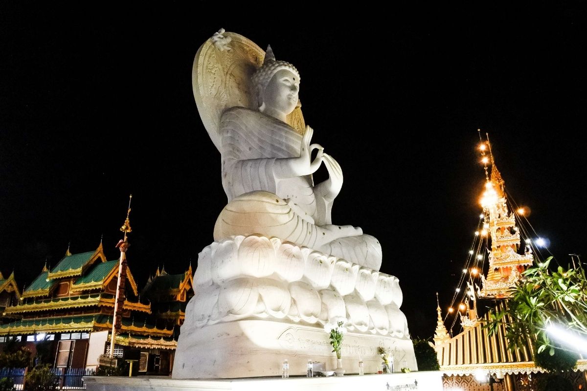 White Buddha statue at Wat Chong Kham in Mae Hong Son, Thailand